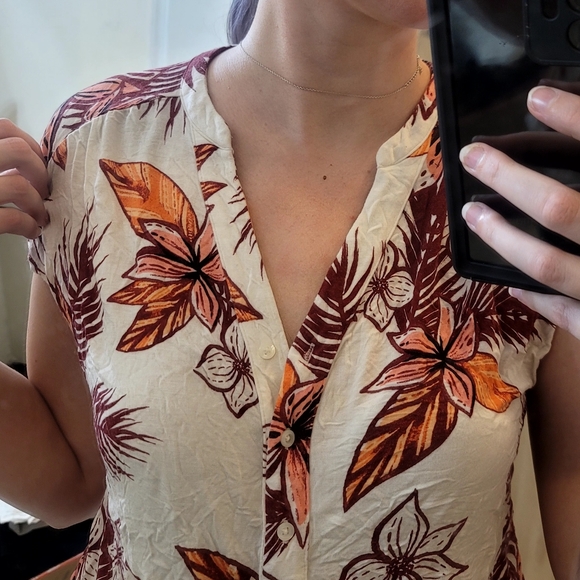 BOGO🌟Soft Tropical Top - Picture 8 of 8